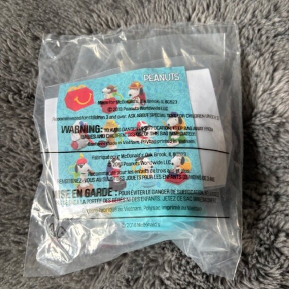 2/$30 McDonalds Peanuts Gang Snoopy Helicopter Happy Meal 2018 Collectible NIP - Picture 2 of 4